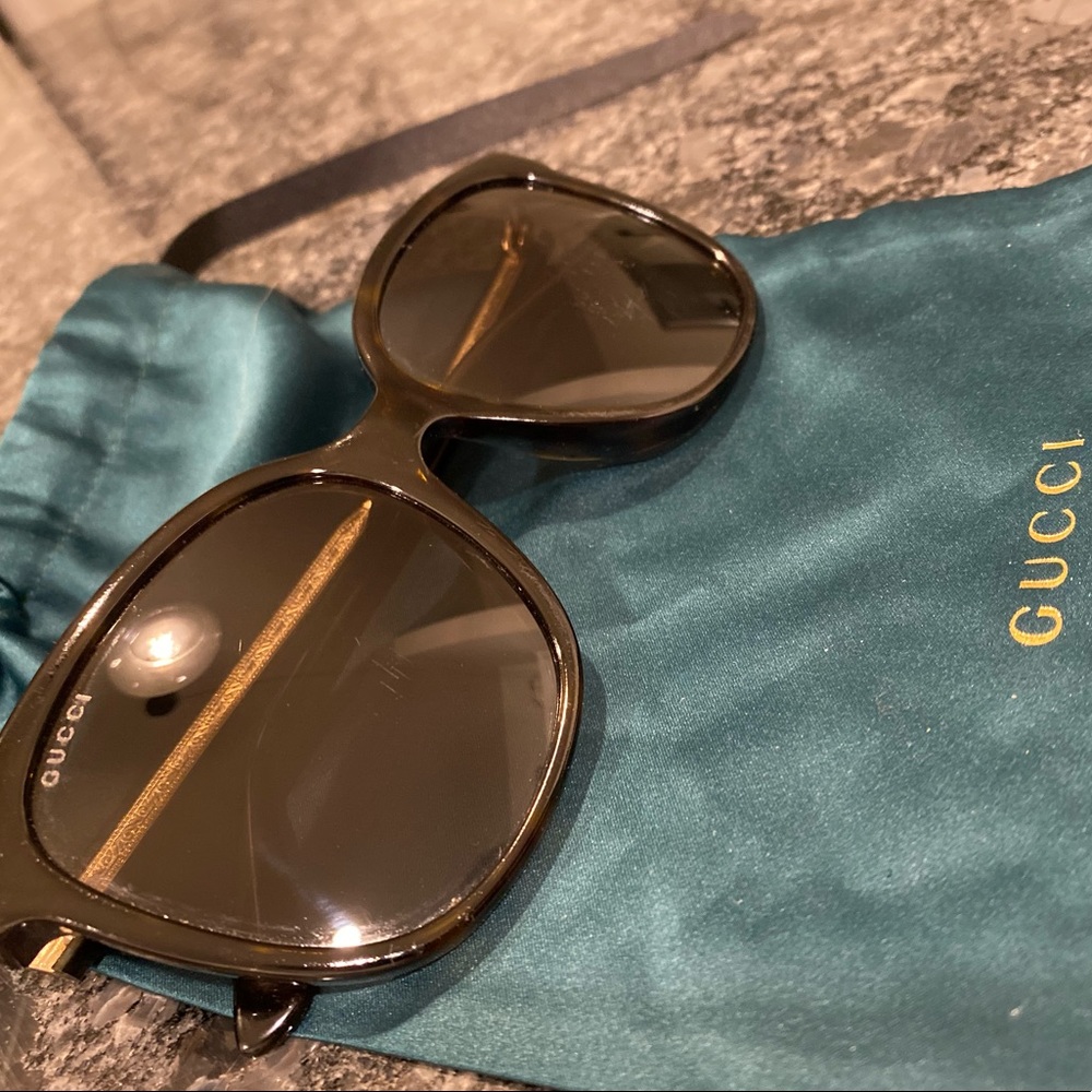 Tortoise Shell Women’s Gucci Sunglasses - image 4
